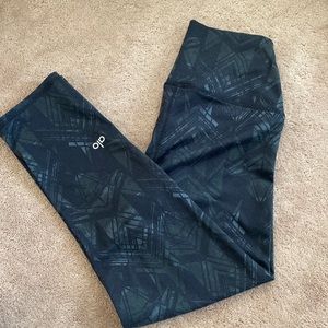 ALO yoga cropped leggings